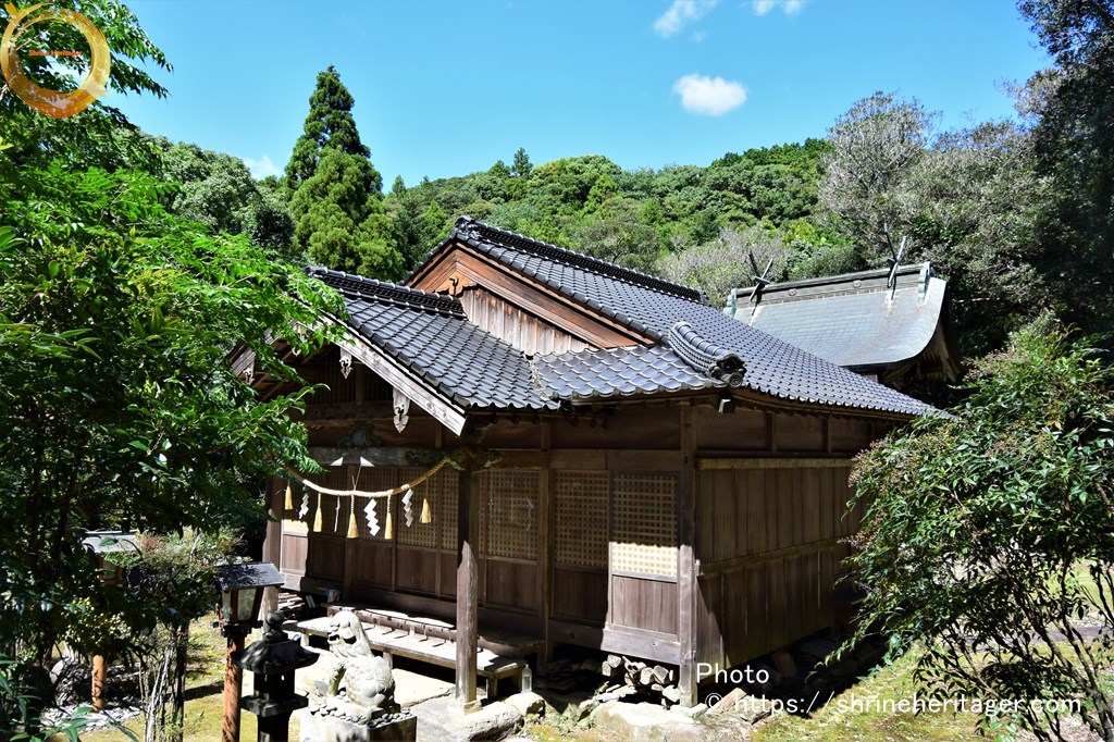 銀山上神社 対馬 久根田舎 第81代 安徳天皇 在位1180 1185年 は難を逃れ 皇居をこの地に定められ崩御されたと伝わります Shrine Heritager